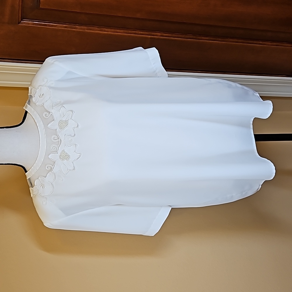 KATHY CHE BLOUSE VINTAGE 14 WHITE BEADED FLORAL  100% POLYESTER EMBROIDERY